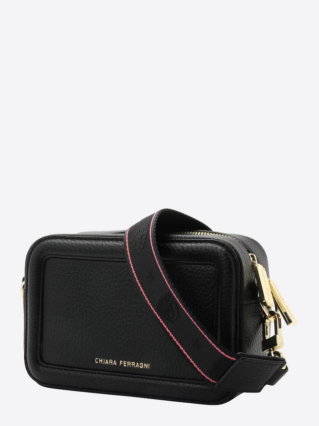 Τσάντα Chiara Ferragni Black 77SB4BB5 RangeB Eyelike Buckle Sketch05 Bag Anerio