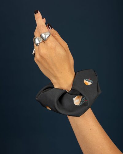 Jeffrey scrunchie Chaton Anerio