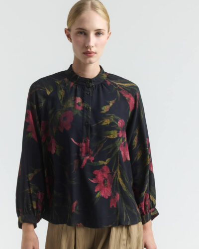Namaste CARLY Τούνικ σε άνετη γραμμή με floral print Anerio
